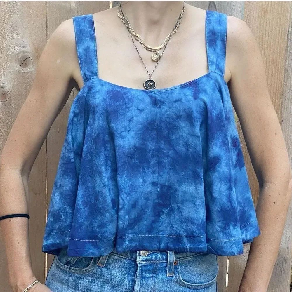 Do+BE blue tie dyed chambray top with zipper size small